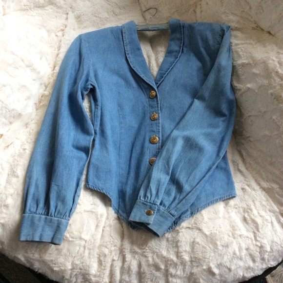 Jackets & Blazers - Denim NWOT juniors top.